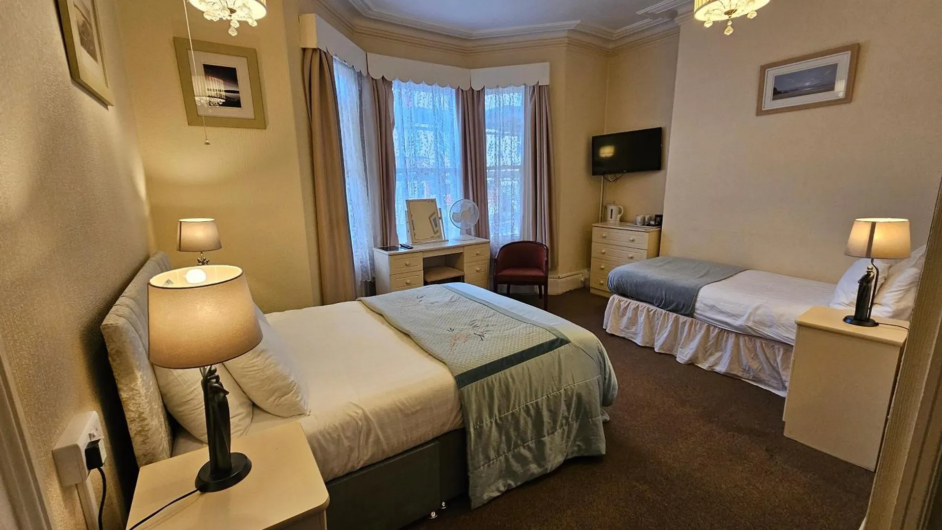 Rivelyn Hotel Bar & Restaurant Scarborough