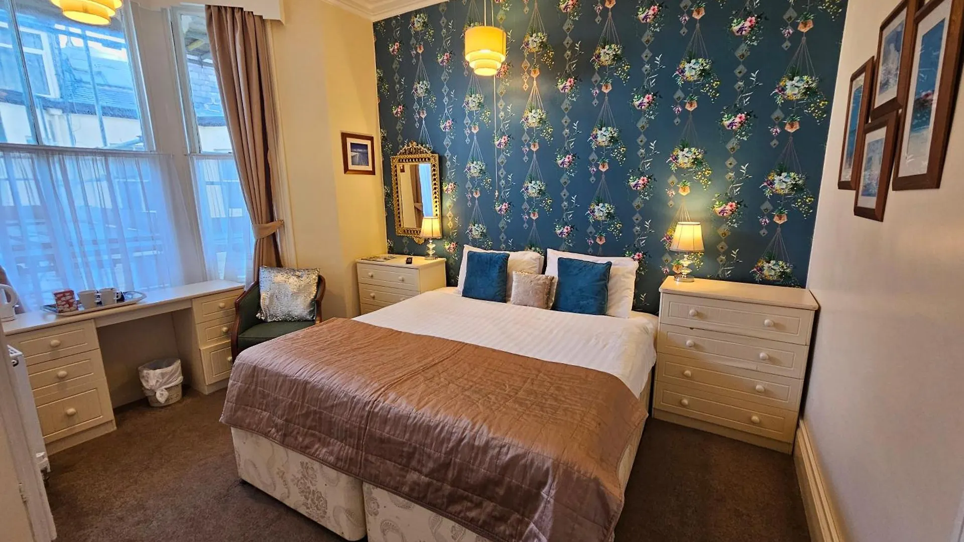 Rivelyn Hotel Bar & Restaurant Scarborough