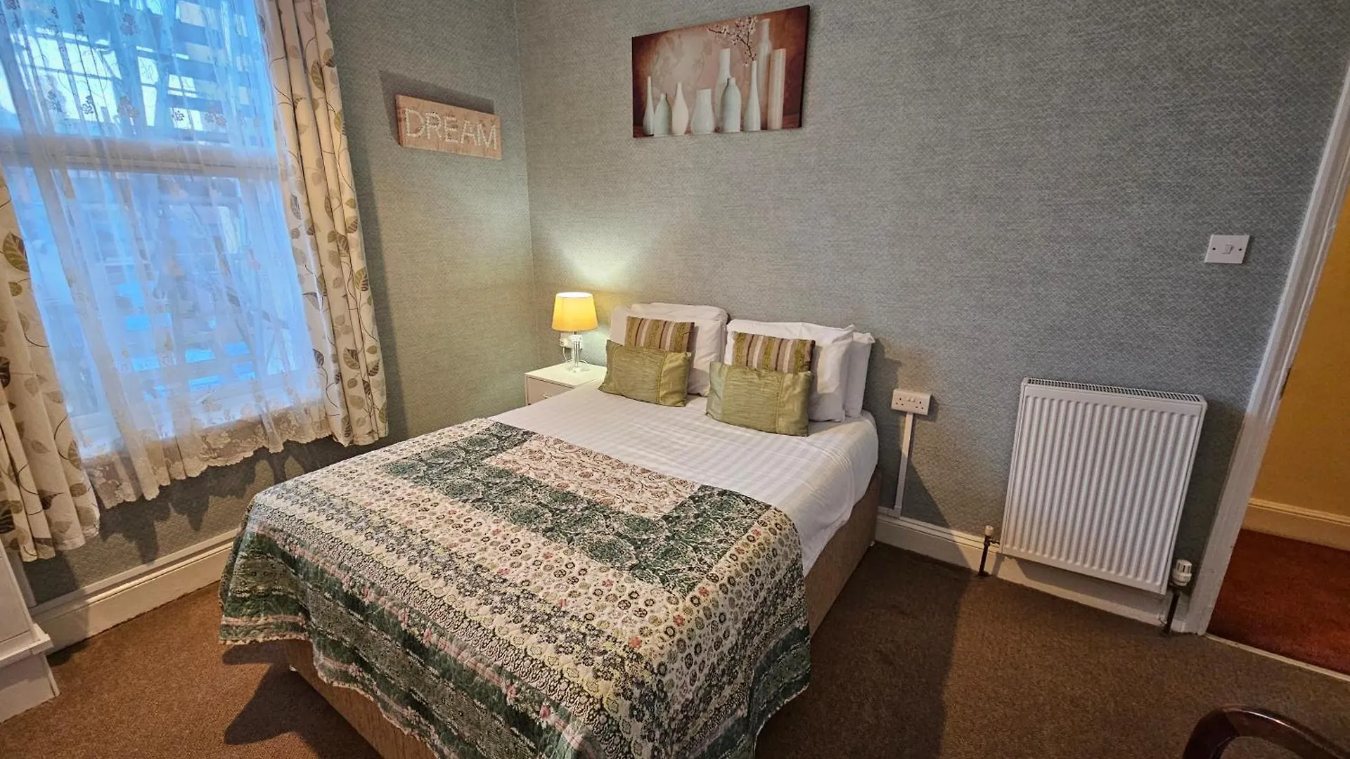 Rivelyn Hotel Bar & Restaurant Scarborough