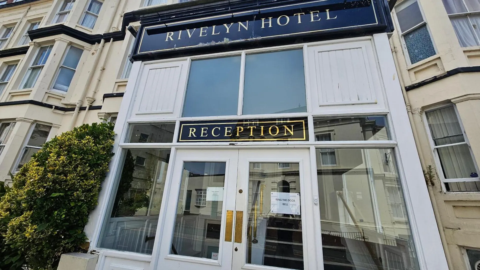 Rivelyn Hotel Bar & Restaurant 스카버러