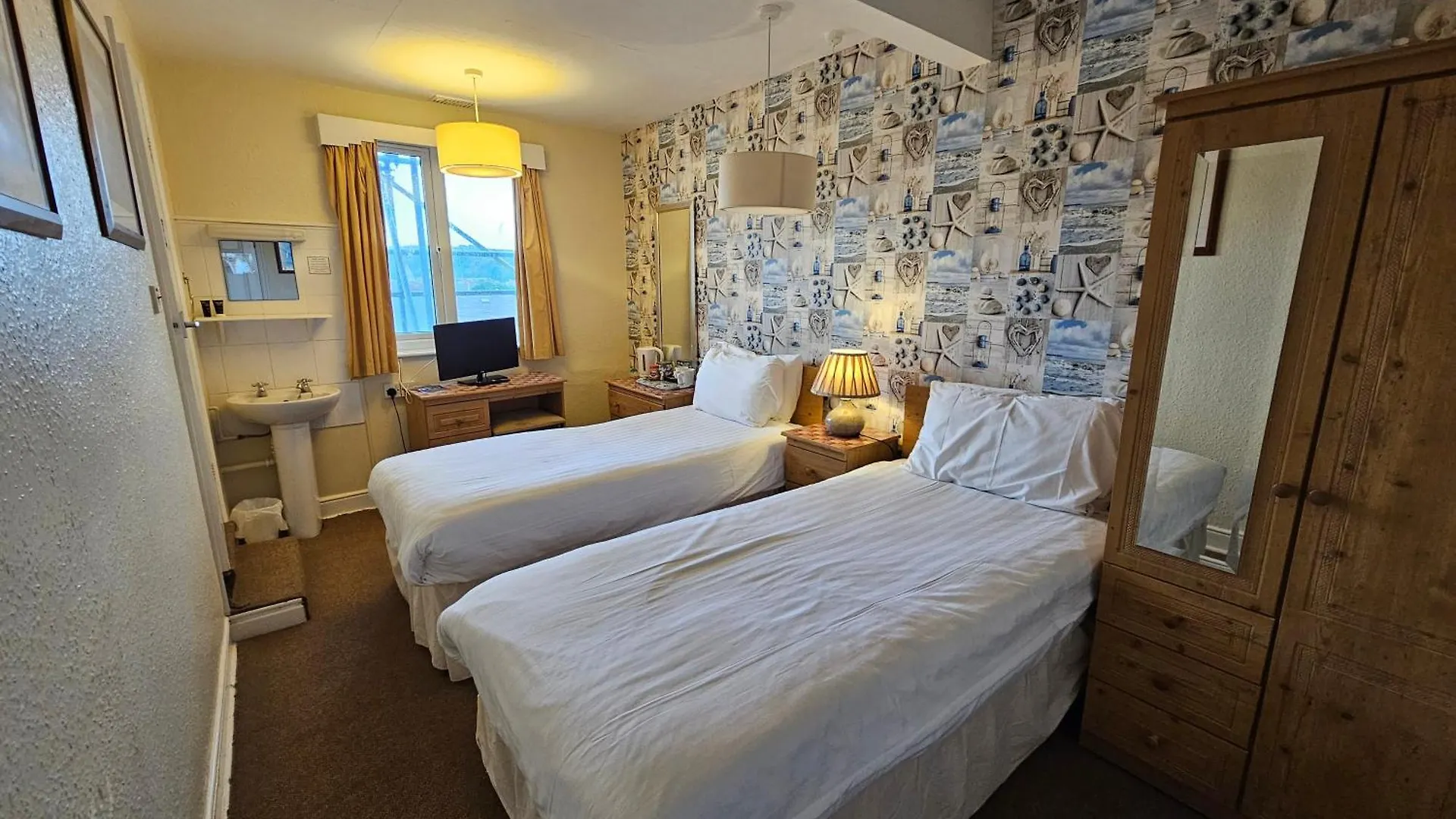 Rivelyn Hotel Bar & Restaurant Scarborough
